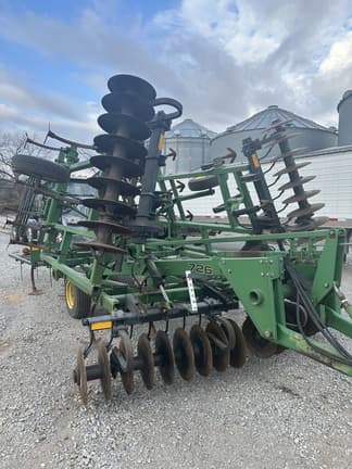 Image of John Deere 726 Primary image