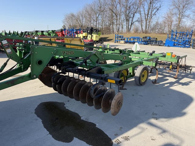 Image of John Deere 726 equipment image 2