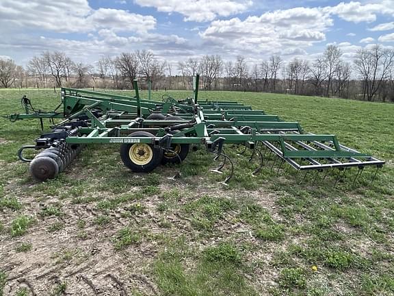 Image of John Deere 726 equipment image 1