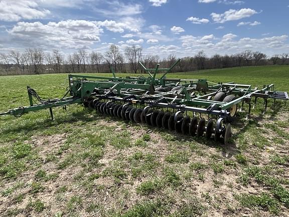 Image of John Deere 726 Primary image