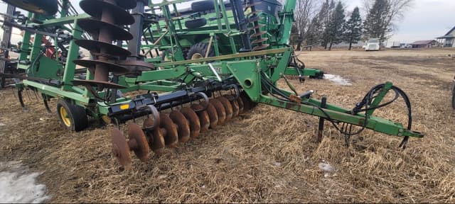 Image of John Deere 726 equipment image 1