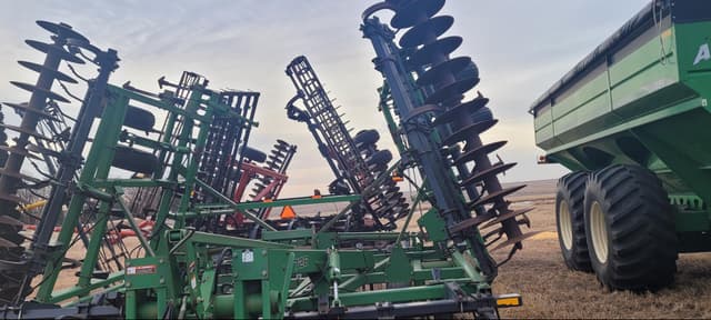 Image of John Deere 726 equipment image 4