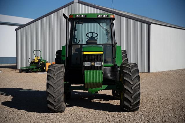 Image of John Deere 7410 equipment image 1