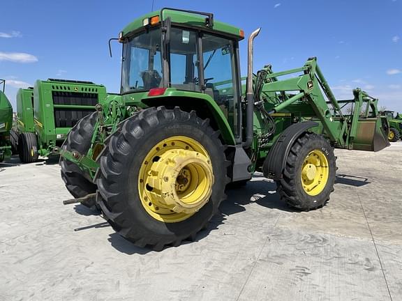 Image of John Deere 7410 equipment image 4