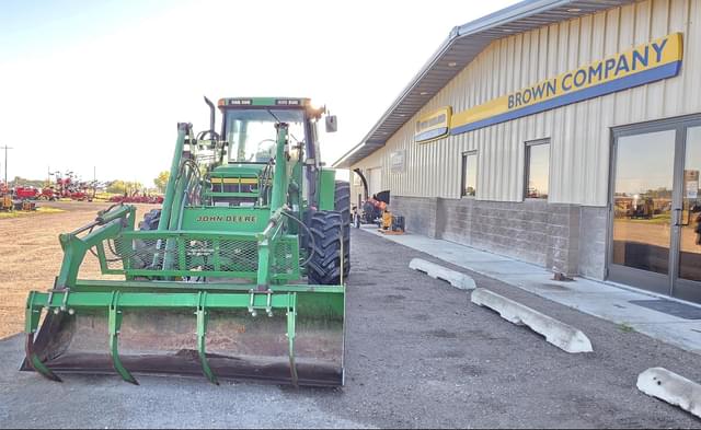 Image of John Deere 7410 equipment image 1