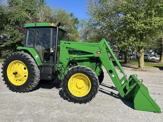 Image of John Deere 7410 equipment image 1