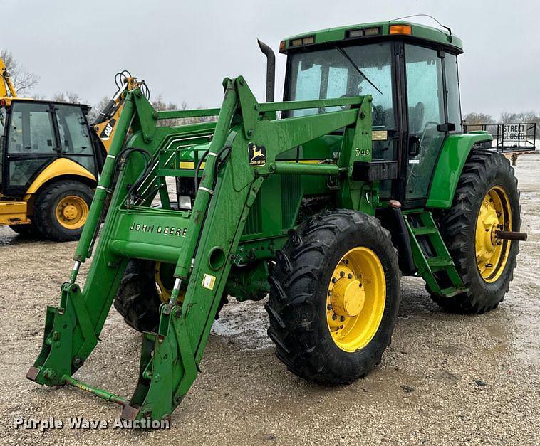 Image of John Deere 7410 Primary image