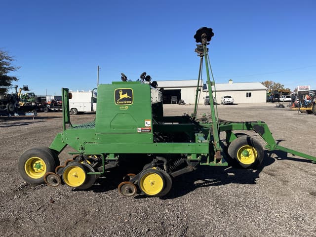 Image of John Deere 750 equipment image 2