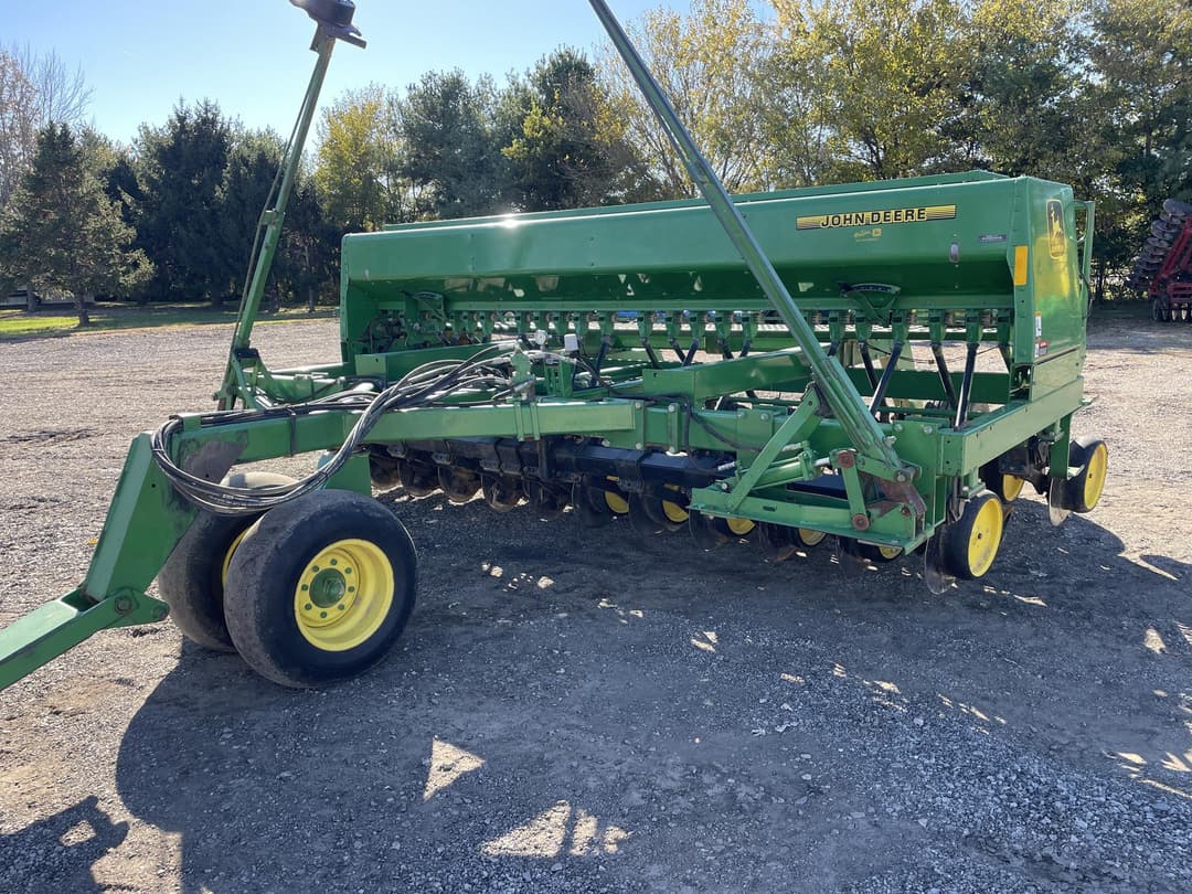 Image of John Deere 750 Primary image