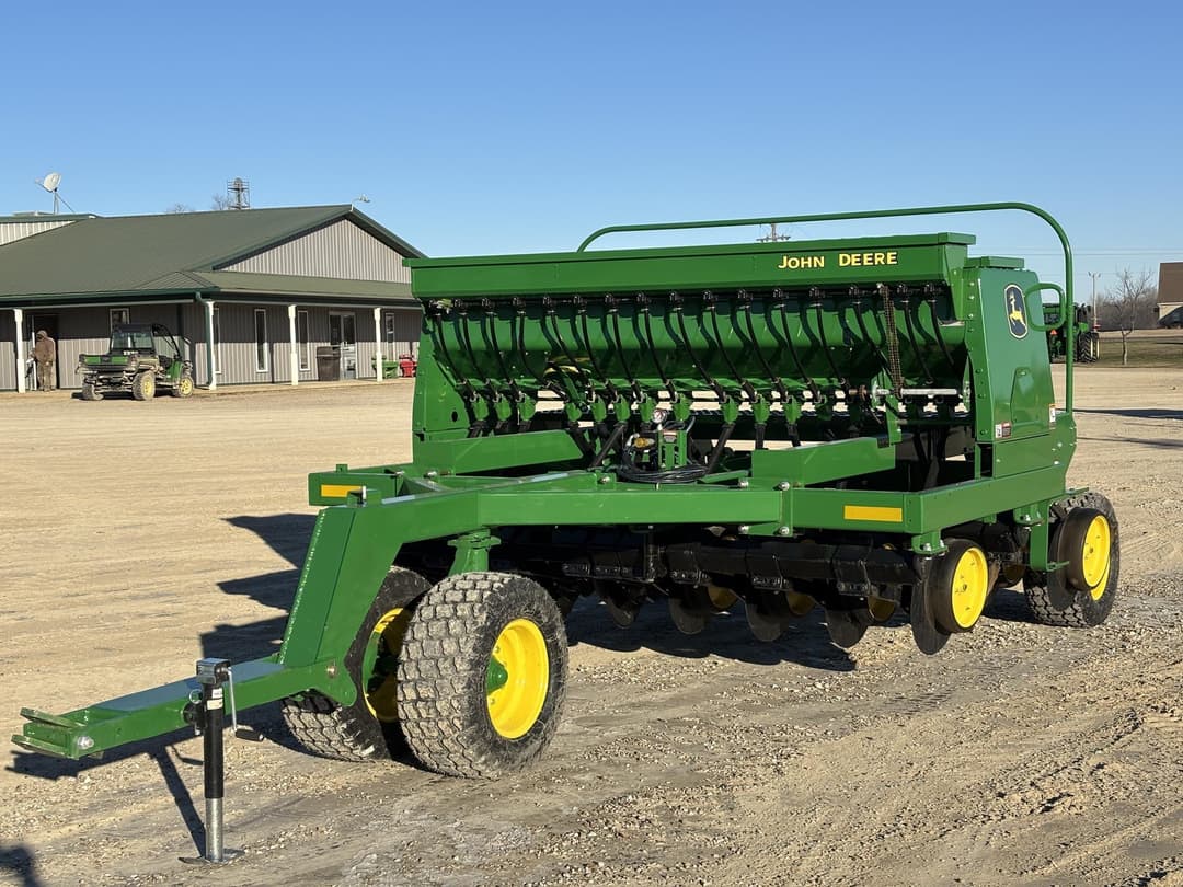 Image of John Deere 750 Primary image