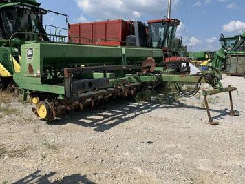 Main image John Deere 750