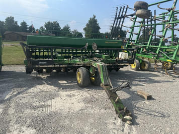 Main image John Deere 750