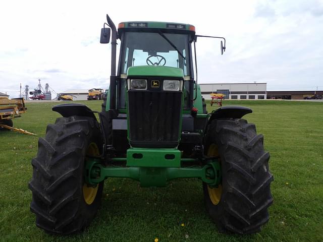 Image of John Deere 7610 equipment image 1