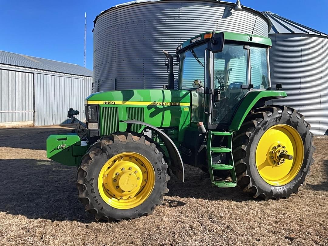 Image of John Deere 7710 Primary image