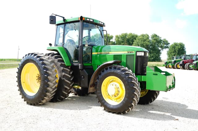 Image of John Deere 7810 equipment image 3