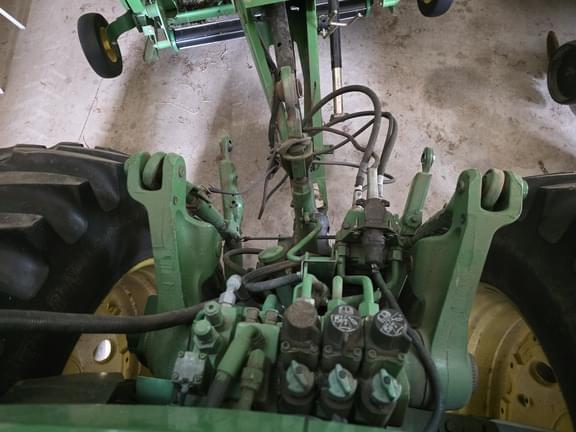 Image of John Deere 7810 equipment image 3