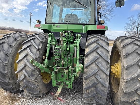 Image of John Deere 7810 equipment image 3