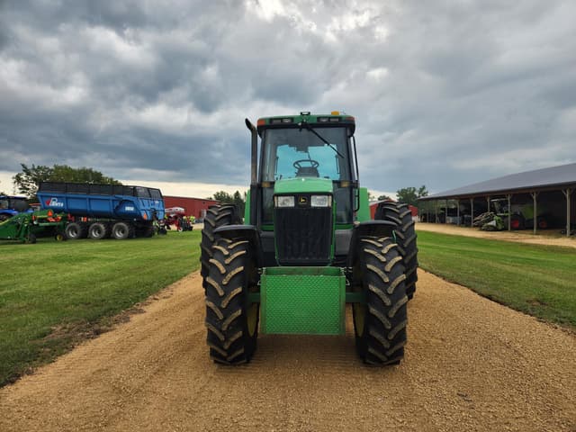 Image of John Deere 7810 equipment image 2