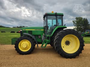 1997 John Deere 7810 Image