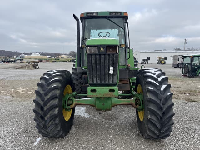Image of John Deere 7810 equipment image 1