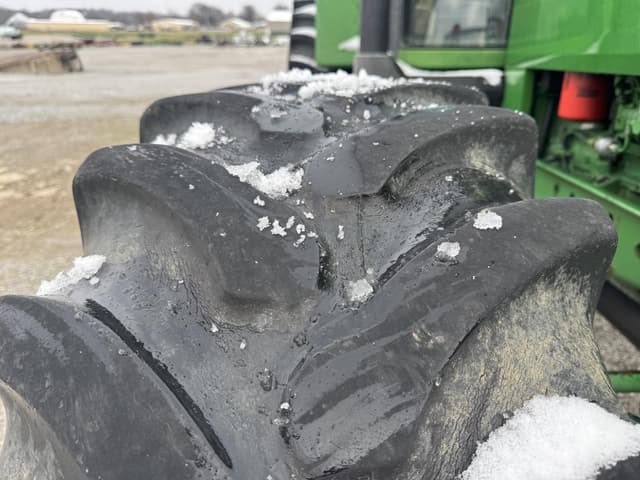 Image of John Deere 7810 equipment image 3