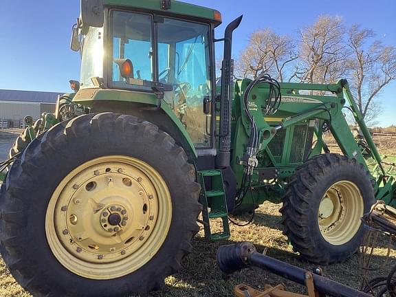 Image of John Deere 7810 equipment image 1