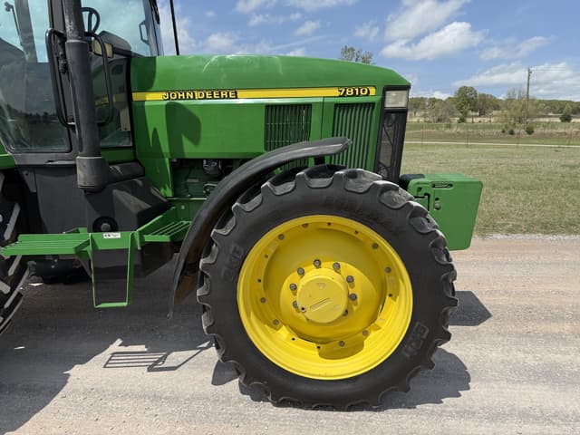 Image of John Deere 7810 equipment image 3