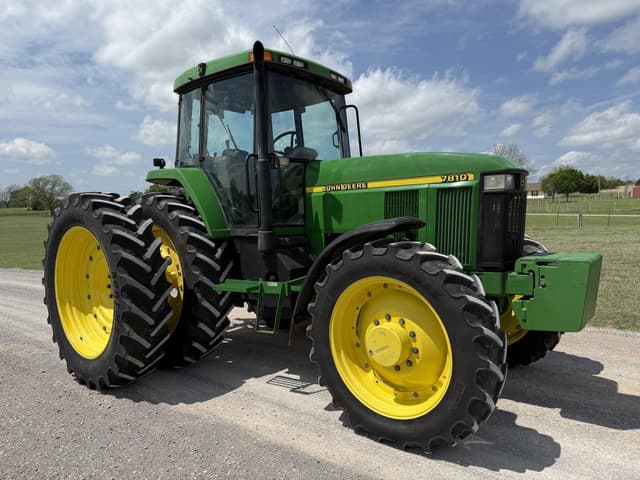Image of John Deere 7810 equipment image 1