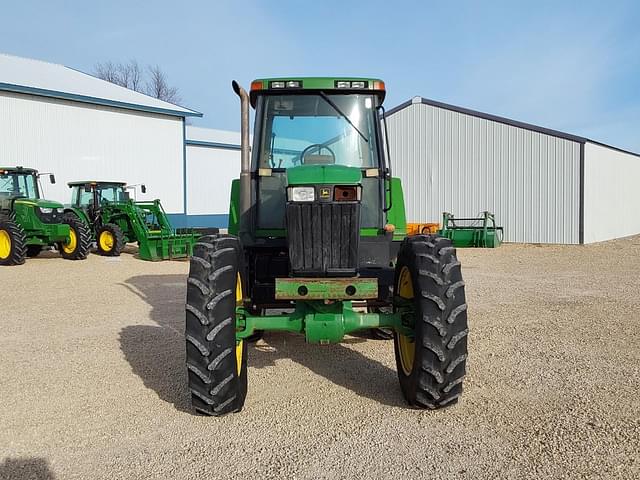 Image of John Deere 7810 equipment image 1