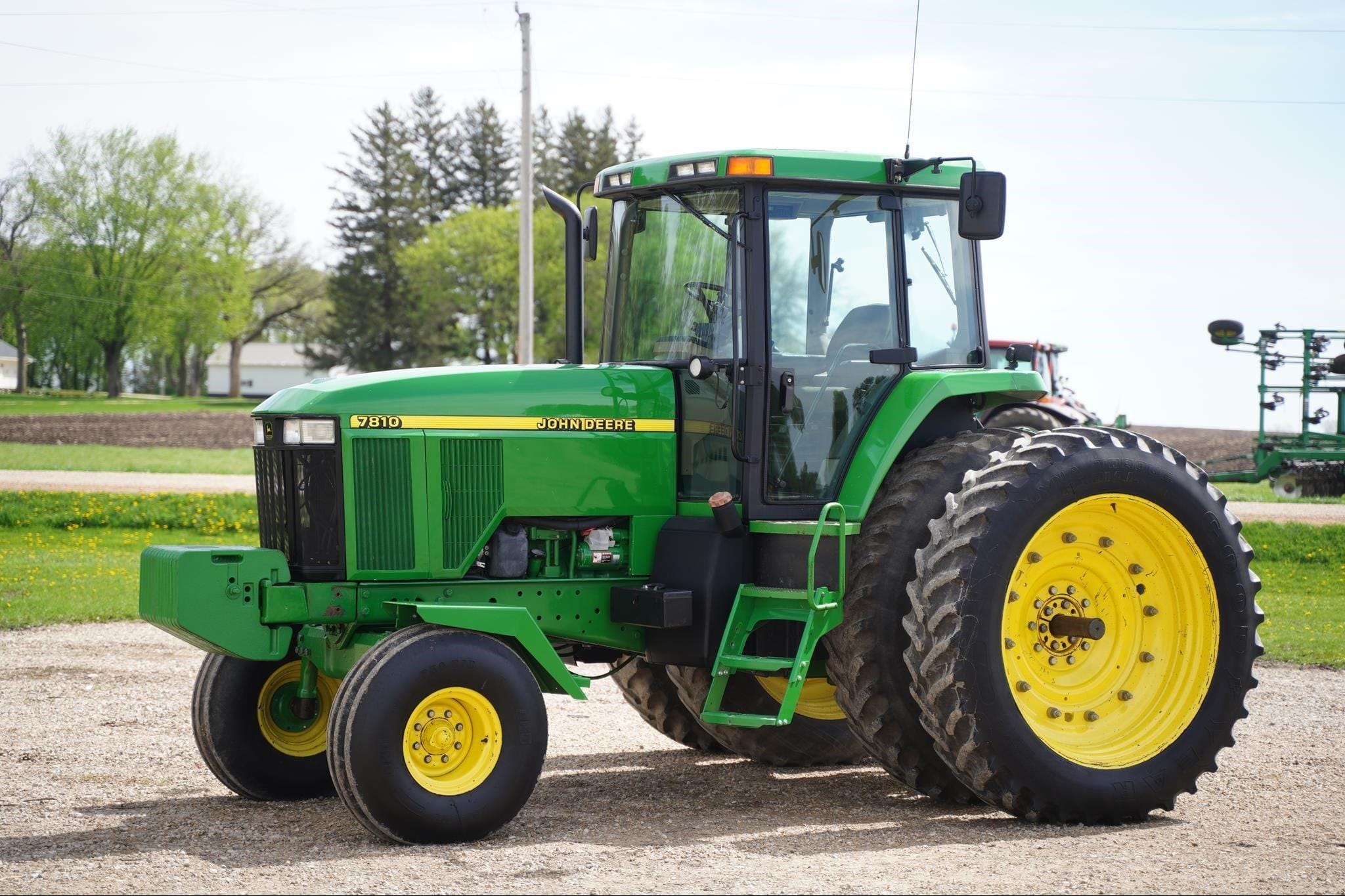 1997 John Deere 7810 Equipment Image0