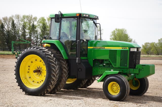 Image of John Deere 7810 equipment image 2