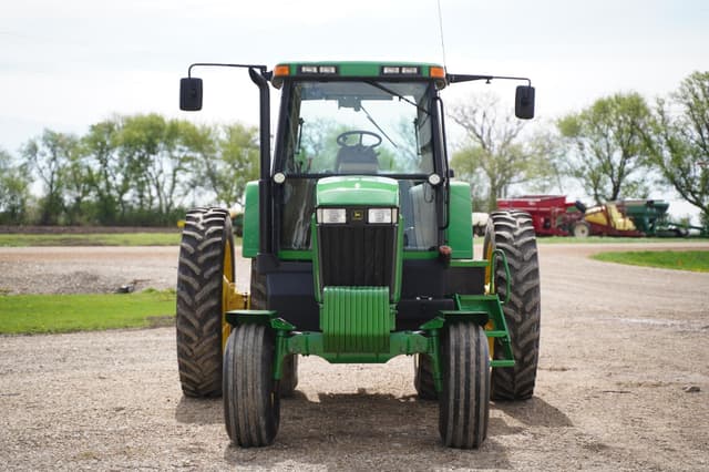 Image of John Deere 7810 equipment image 1