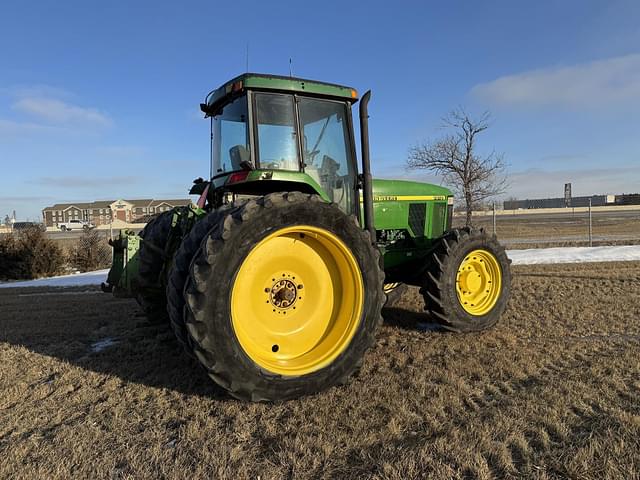 Image of John Deere 7810 equipment image 3