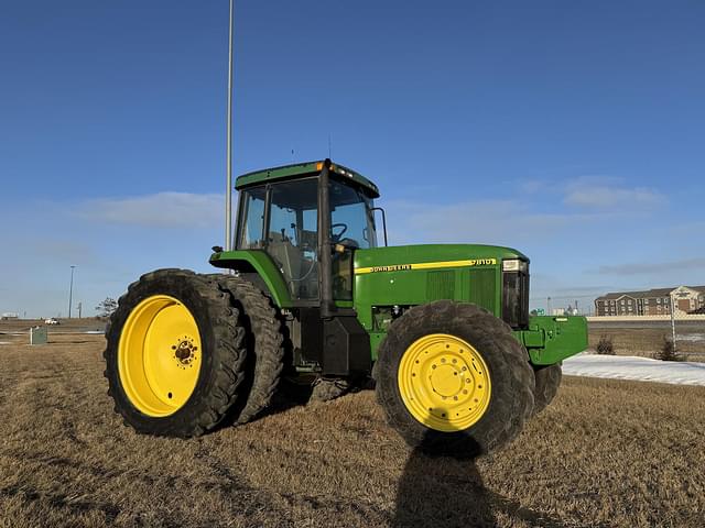 Image of John Deere 7810 equipment image 1