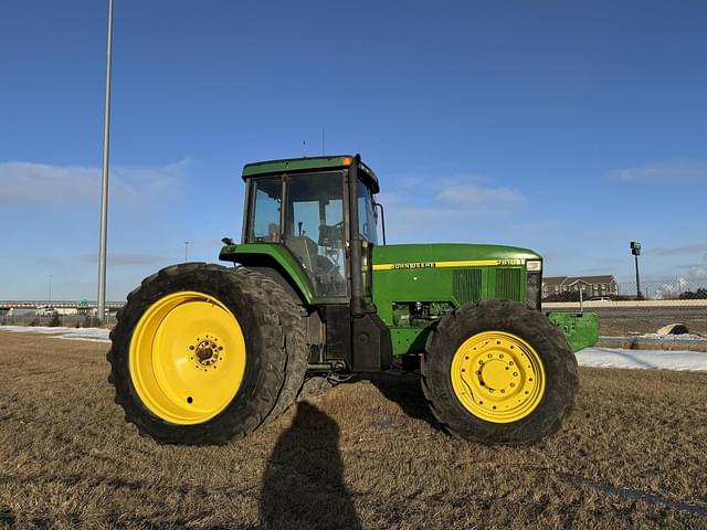 Image of John Deere 7810 equipment image 2