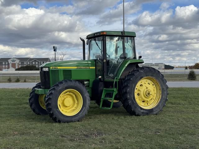 Image of John Deere 7810 equipment image 1