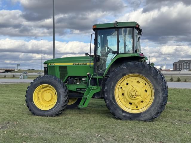 Image of John Deere 7810 equipment image 2