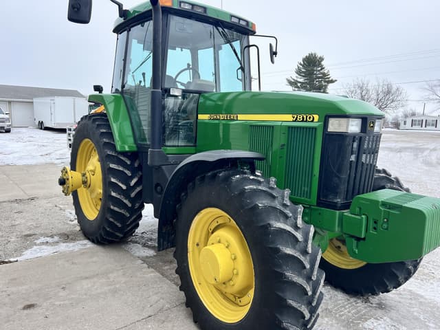 Image of John Deere 7810 equipment image 3