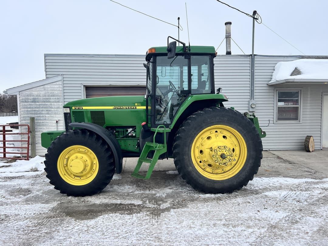 Image of John Deere 7810 Primary image
