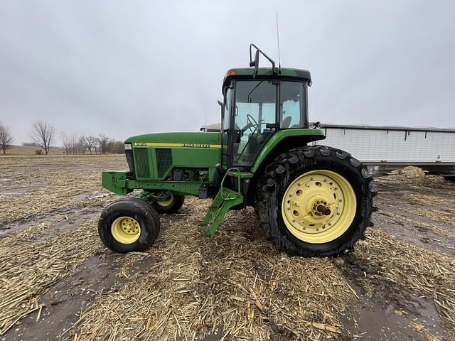 Image of John Deere 7810 equipment image 1