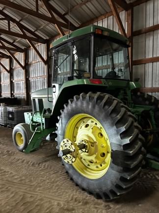 Image of John Deere 7810 equipment image 2