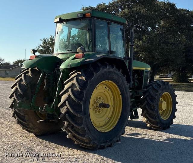 Image of John Deere 7810 equipment image 4