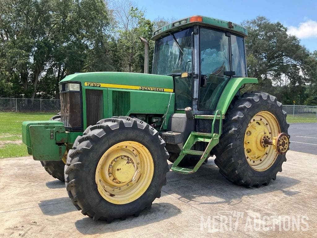 Image of John Deere 7810 Primary image