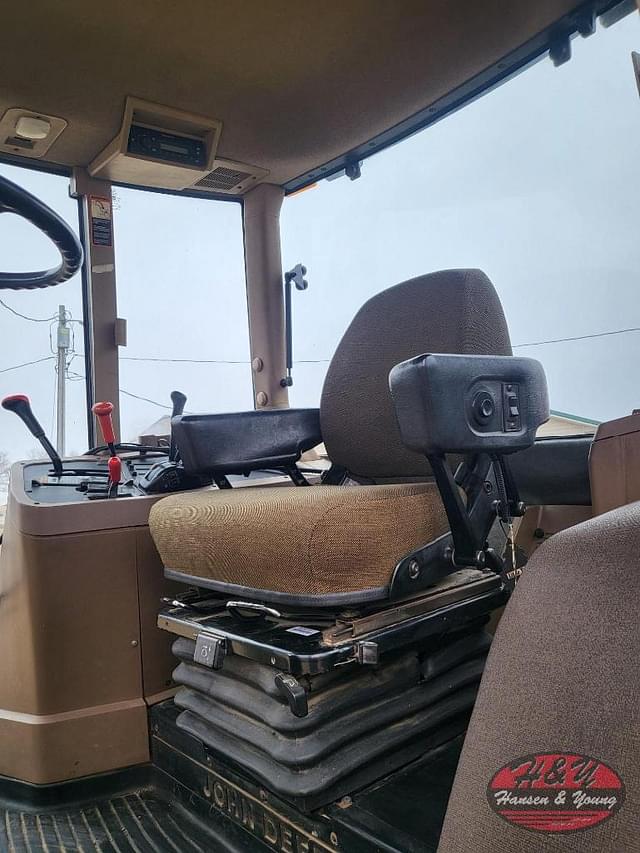 Image of John Deere 7810 equipment image 4