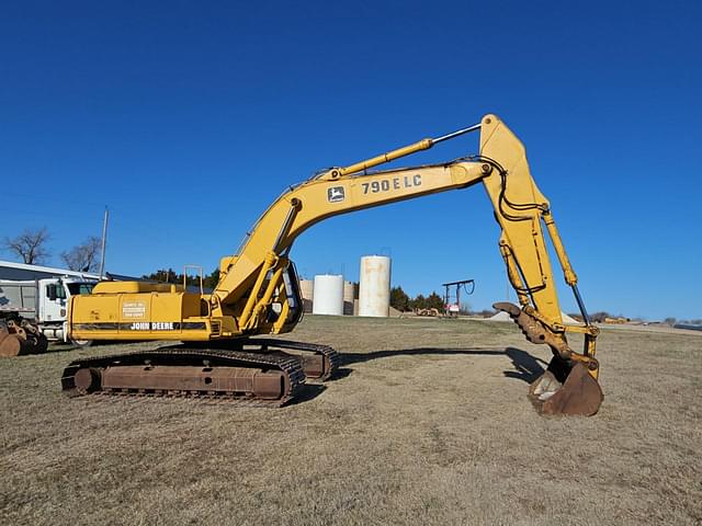 Image of John Deere 790ELC equipment image 3