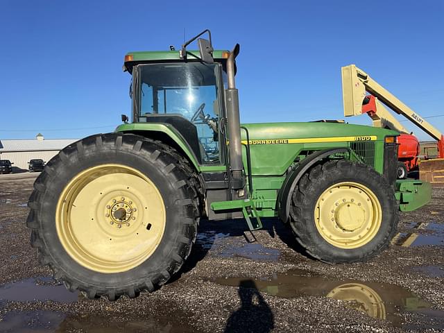 Image of John Deere 8100 equipment image 2