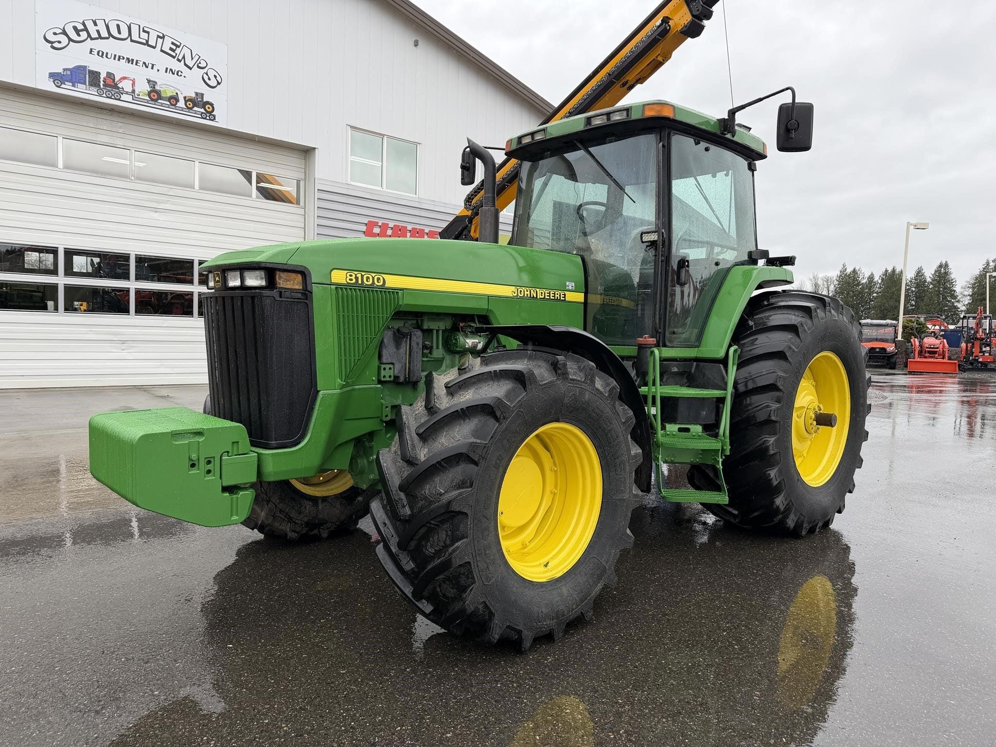 1997 John Deere 8100 Equipment Image0