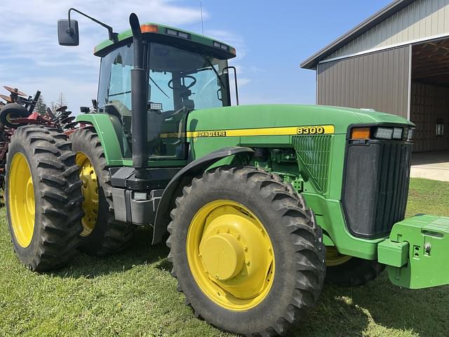 Image of John Deere 8100 equipment image 3