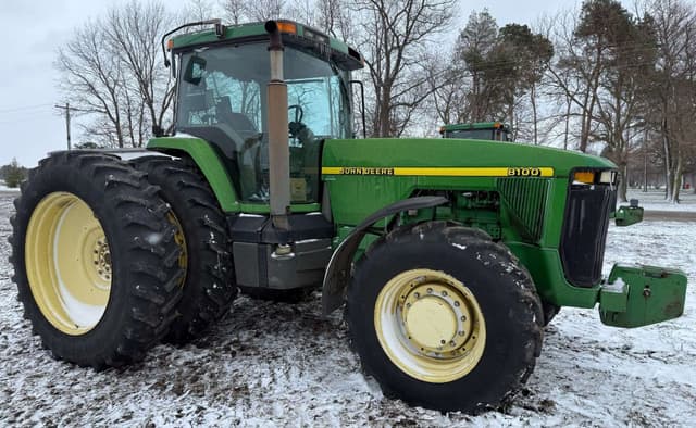 Image of John Deere 8100 equipment image 1