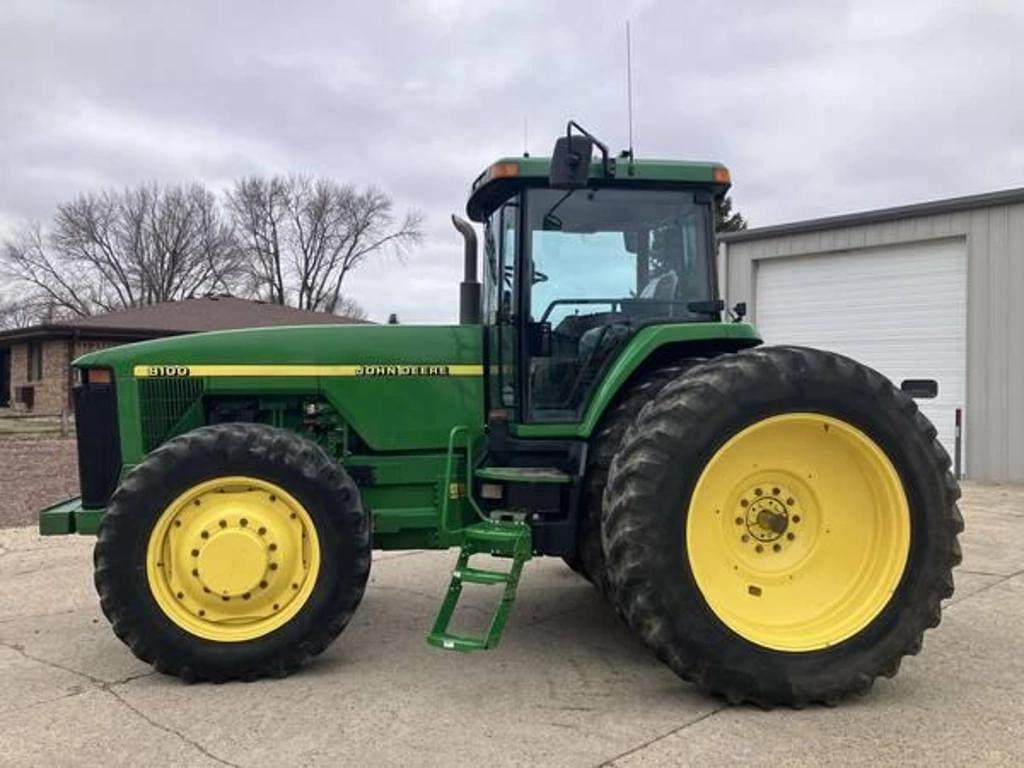 Image of John Deere 8100 Primary image